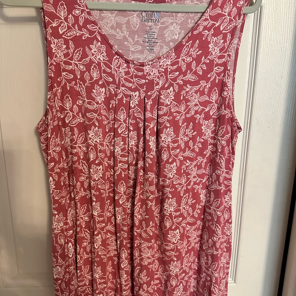 Croft & Barrow pink and white floral swing tank